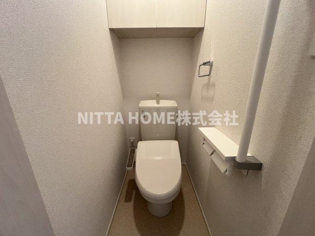 トイレ　温水洗浄付きのトイレです＊