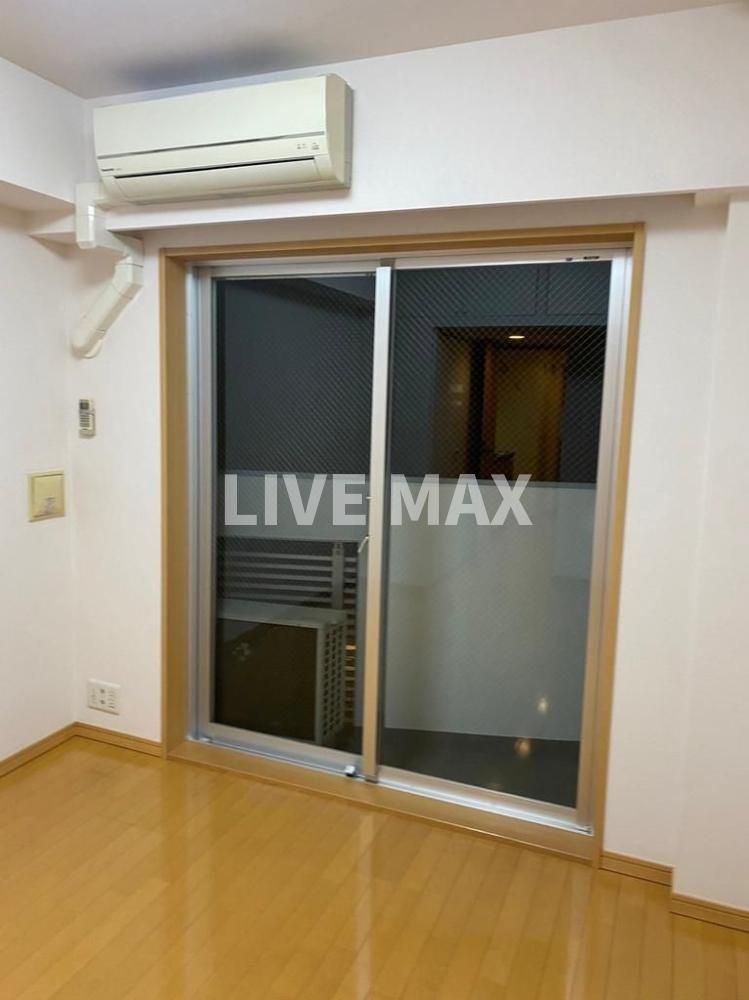 居室・リビング　別号室参考写真