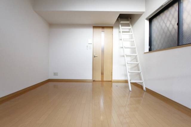 居室・リビング　※１０２号室の写真を流用しています。