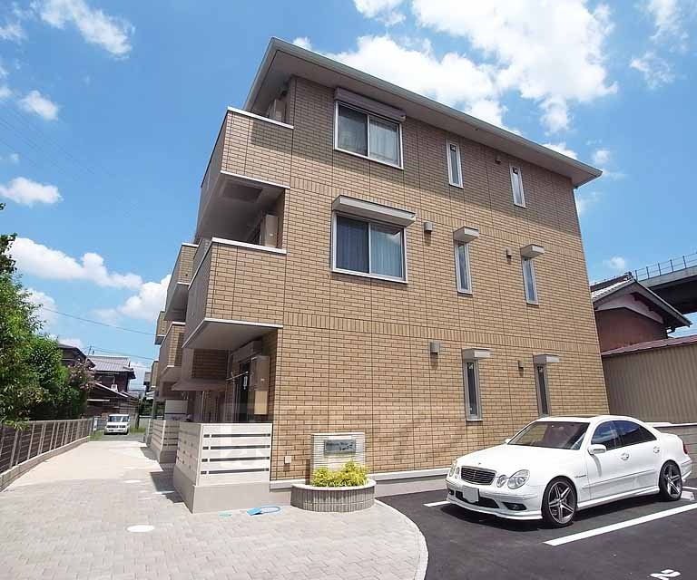 建物外観　２０１５年築の１ＬＤＫ登場です。