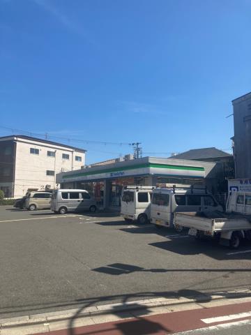 コンビニ　ファミリーマート（コンビニ）まで1220m