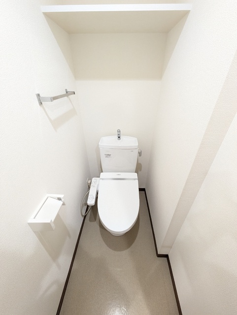トイレ　★トイレは嬉しい洗浄機能付き便座です♪★