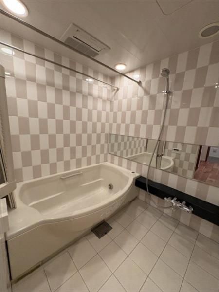 バス・シャワールーム　ゆったり過ごせるお風呂です