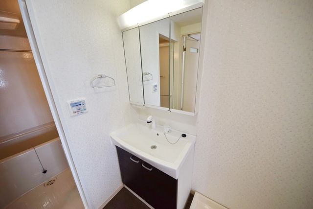 洗面設備　★朝の支度に便利なシャンプードレッサー★