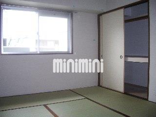 居室・リビング　和室で落ち着けます。