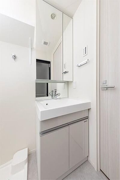 洗面設備　※別部屋の参考写真です。