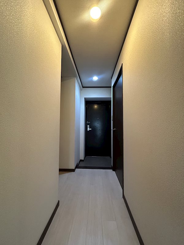 玄関　※同物件別号室参考写真
