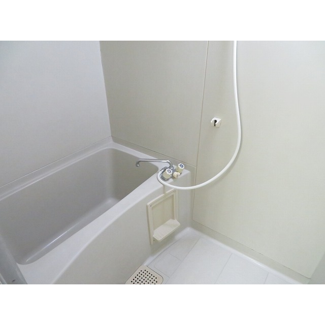 バス・シャワールーム　落ち着いた空間のお風呂です