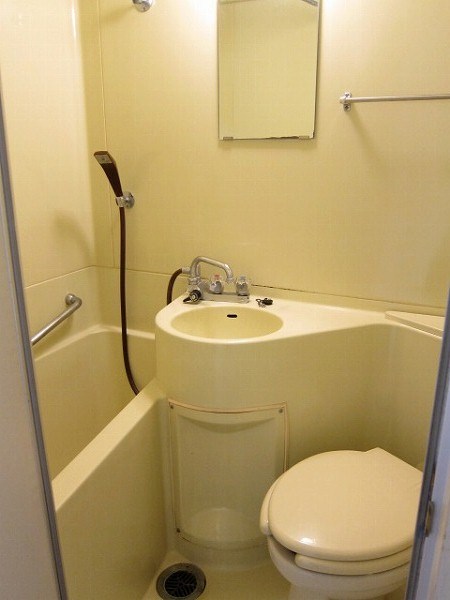 バス・シャワールーム　ユニットバス　コンパクトにまとまっています