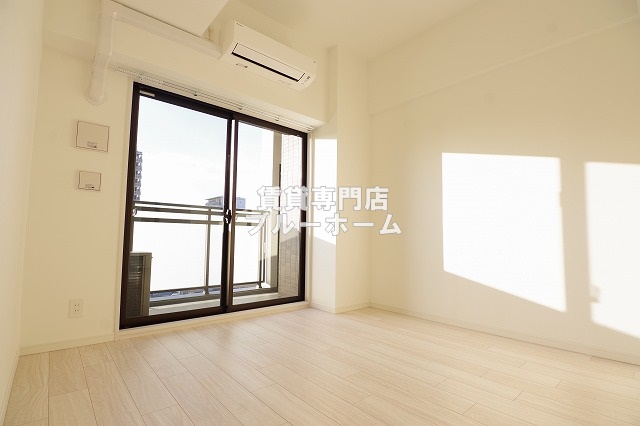 居室・リビング　6.5帖のゆったりとした洋室！