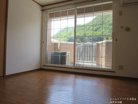 居室・リビング　洋室6帖（バルコニー側）