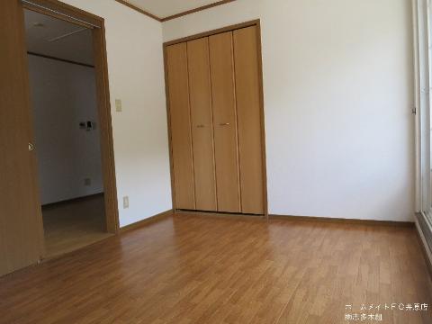 居室・リビング　洋室6帖（バルコニー側）