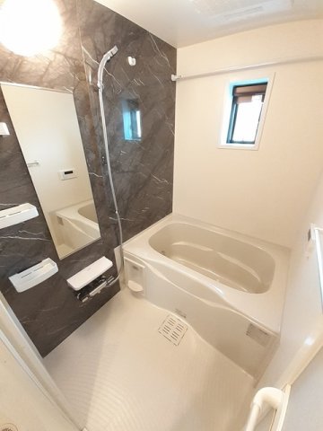 バス・シャワールーム　お風呂で日々の疲れを落としましょう