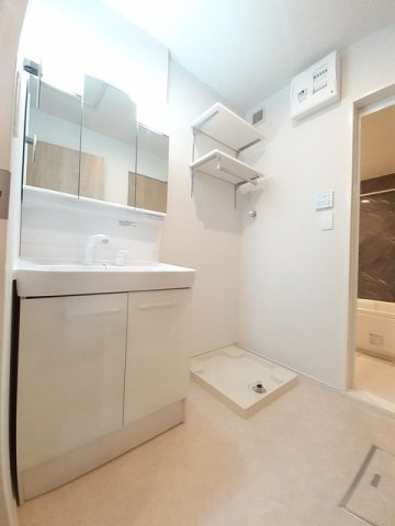 洗面設備　脱衣スペースもあります