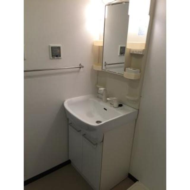 洗面設備　※写真は同タイプ住戸です。