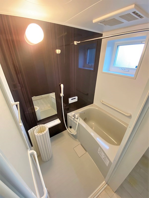 バス・シャワールーム　追焚と浴室乾燥機能ついてます