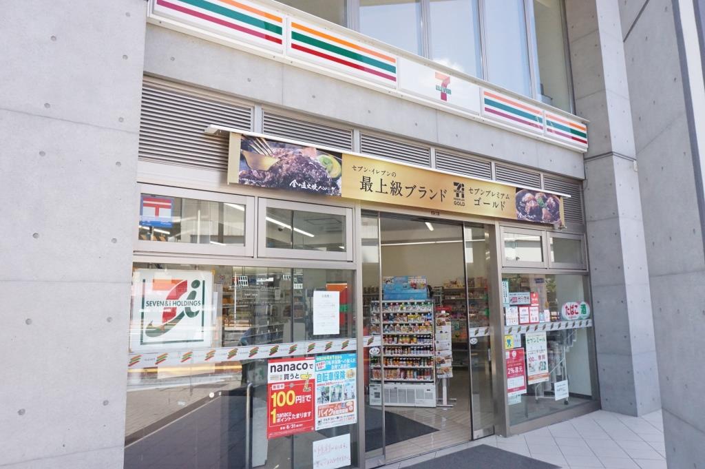 コンビニ　セブンイレブン 足立五反野駅前店（コンビニ）まで157m