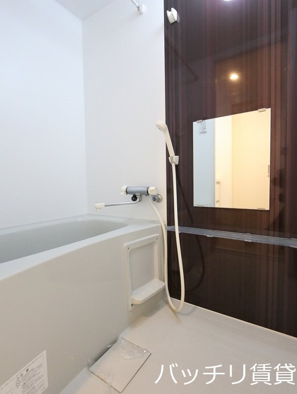 バス・シャワールーム　同型タイプの為、現状を優先致します。