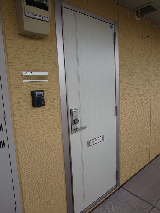 玄関　【ラ・ステュディオ】玄関