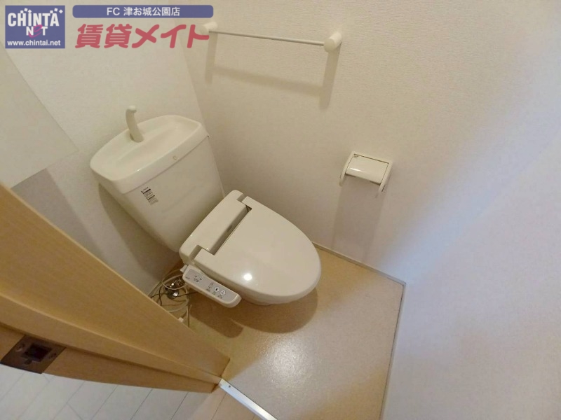 トイレ　同タイプ部屋写真です。