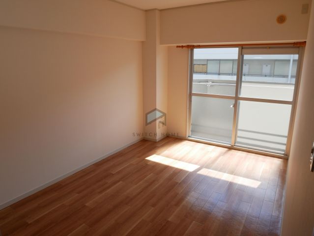 その他部屋・スペース　広くて明るい寝室