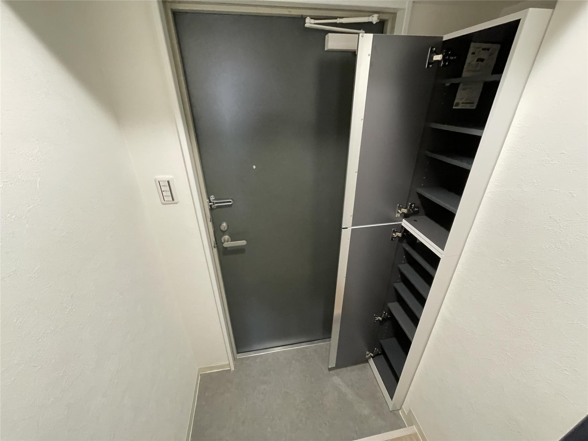 玄関　シューズボックス付きの玄関です