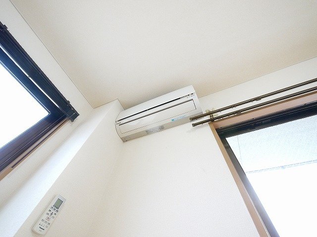 その他設備　エアコンは必需品です