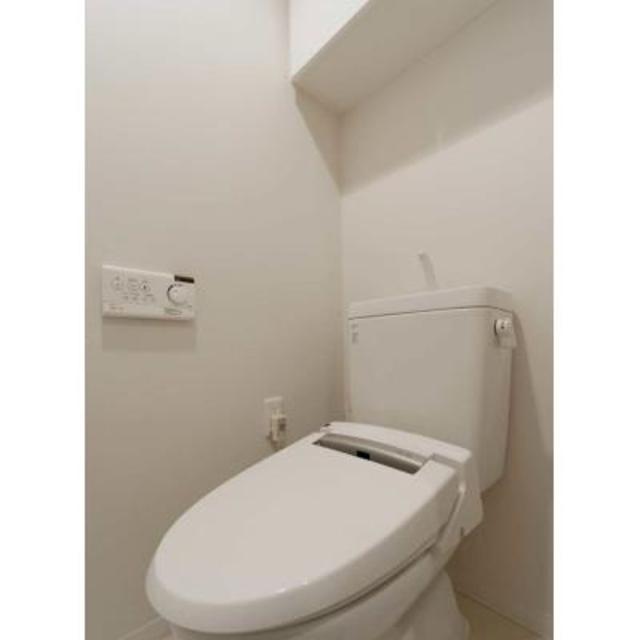 トイレ　※写真は同タイプ住戸です。