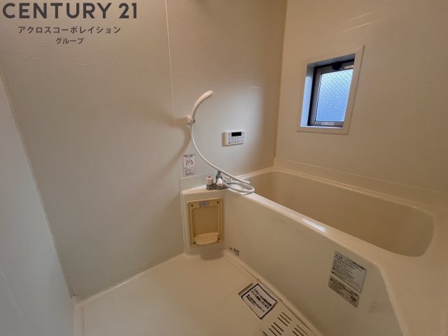 バス・シャワールーム　窓有