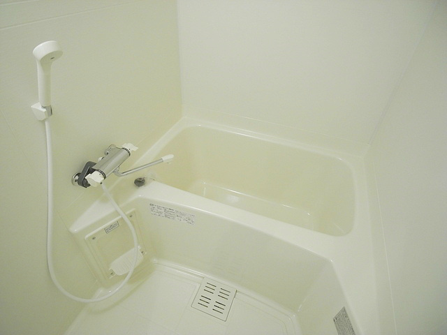 バス・シャワールーム　シャワー付きバスルーム