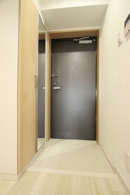 玄関　同物件別号室のものです。