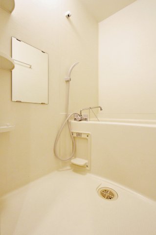 バス・シャワールーム　参考写真（同物件別部屋）