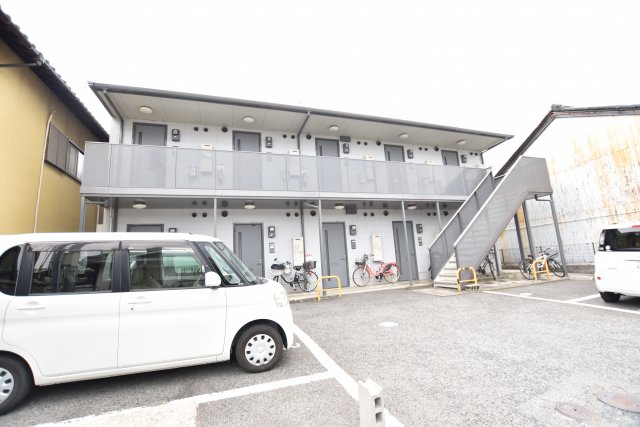 建物外観　落ち着いた雰囲気の外観です