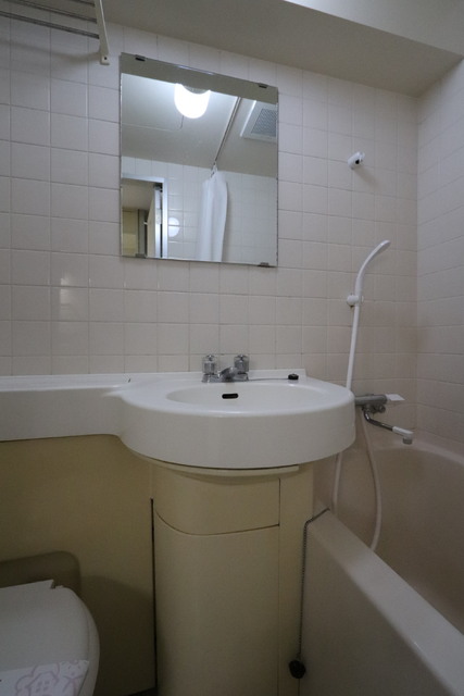 洗面設備　♪鏡＆洗面ボウルあり