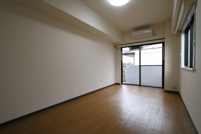 居室・リビング　♪２面採光の明るいお部屋