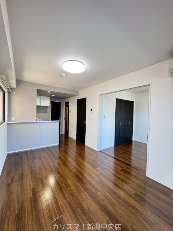 居室・リビング　※別部屋参考写真