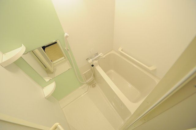 バス・シャワールーム　「同タイプの部屋の写真です」「現況優先」