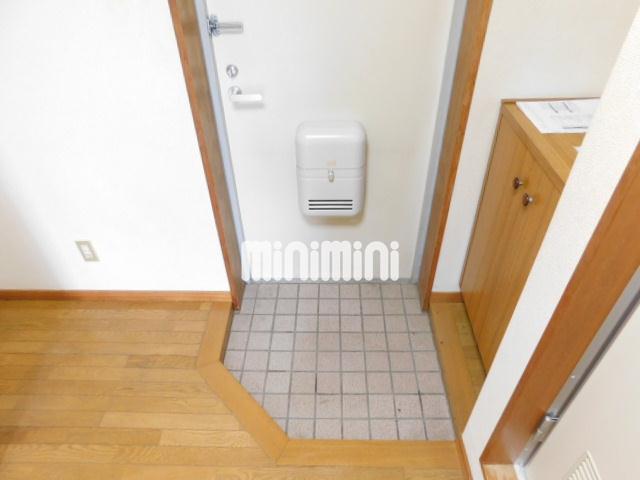 玄関　下駄箱付き
