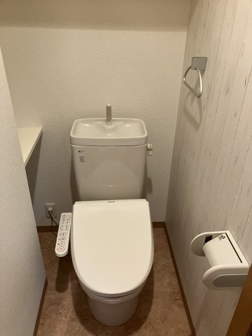 トイレ　※別部屋参考写真