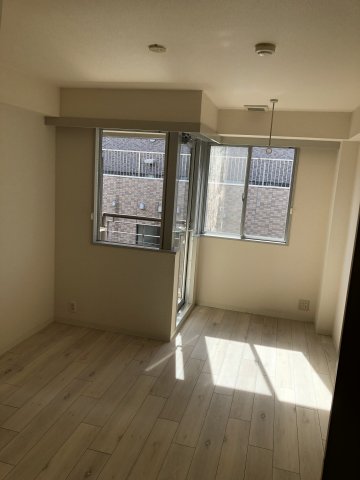 居室・リビング　こちらの居間で趣味の時間をお楽しみください