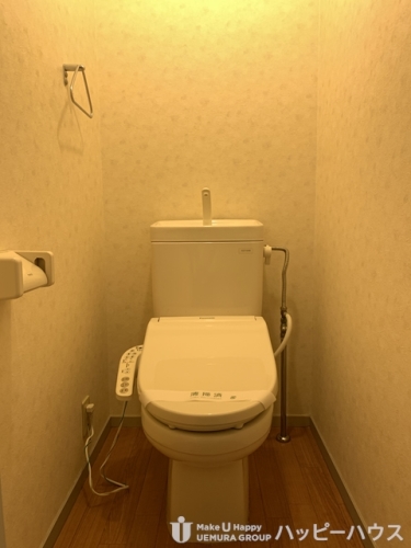 トイレ　別系統のお部屋になります。現状を優先します。内覧の程よろしく