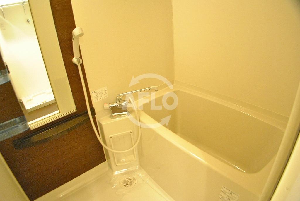 バス・シャワールーム　グランプラス谷町　浴室