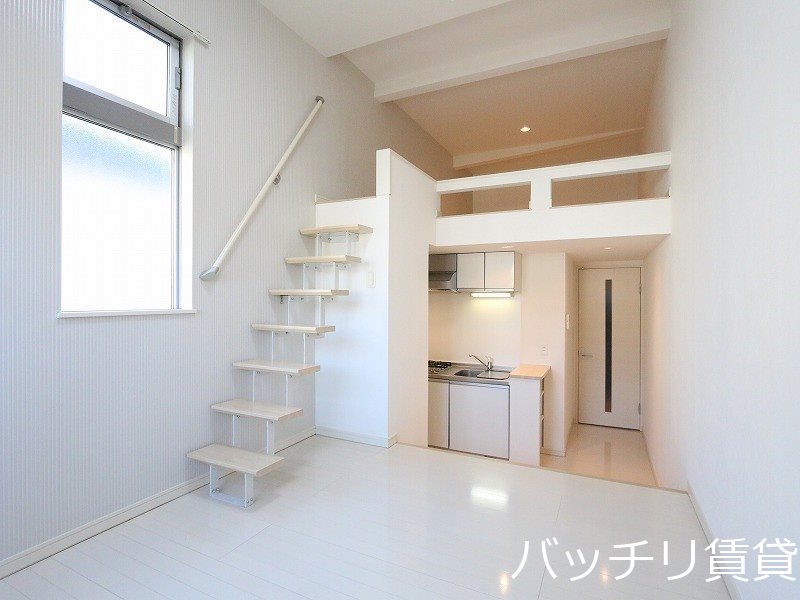 居室・リビング　室内写真は同型タイプの為、現状優先となります。