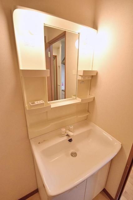 洗面設備　★忙しい朝に便利な独立洗面台です★