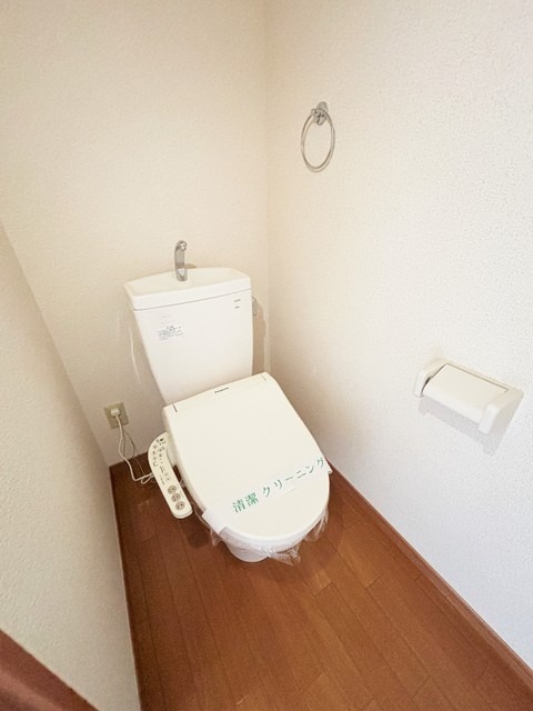 トイレ　※別号室の写真になります