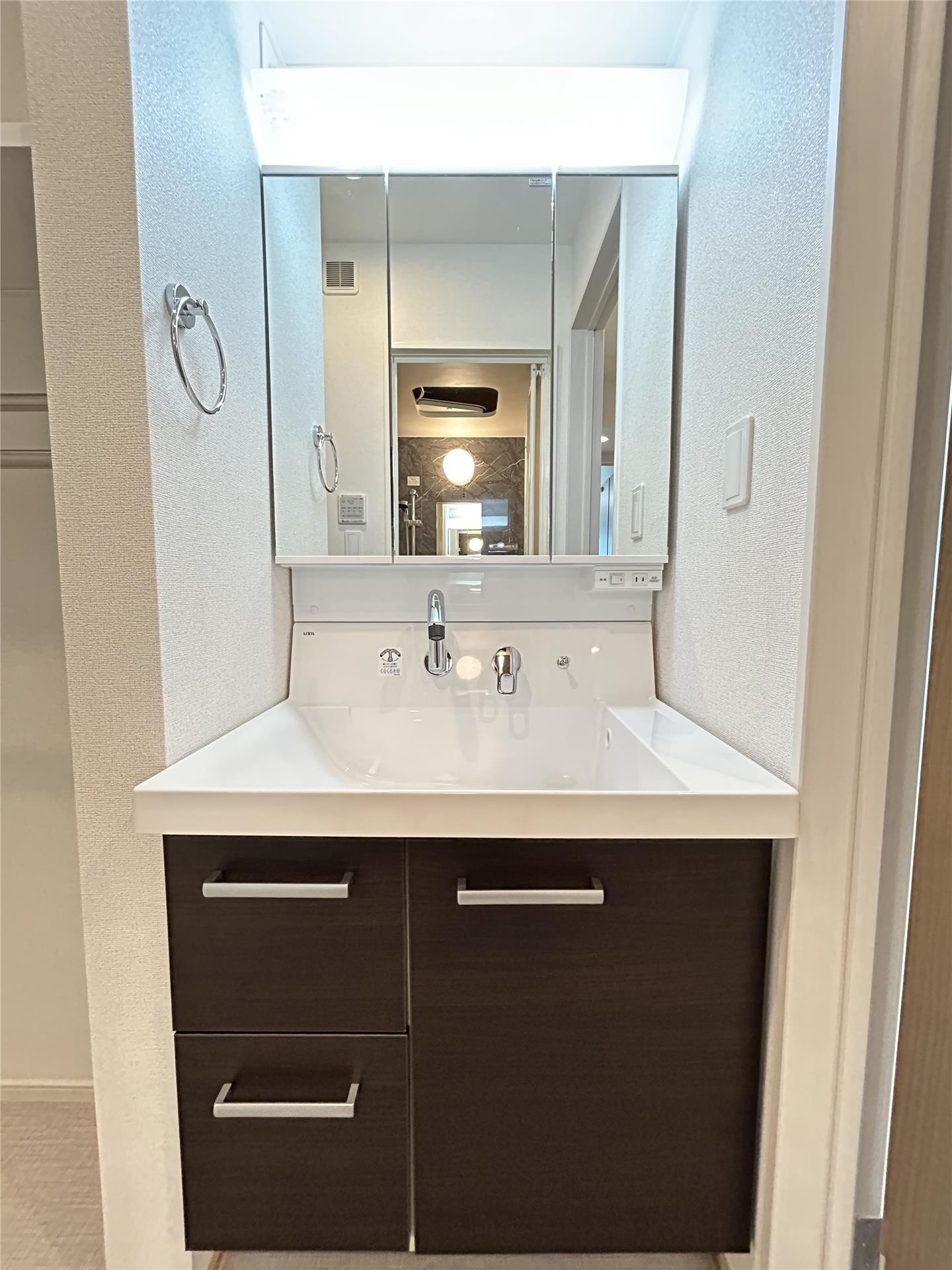 洗面設備　洗髪洗面化粧台