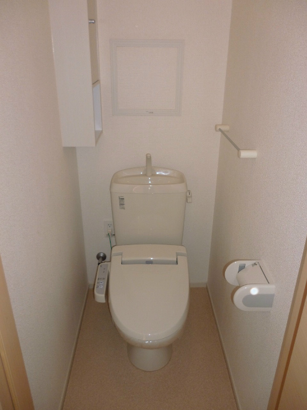 トイレ　温水洗浄便座付き！（^^）！