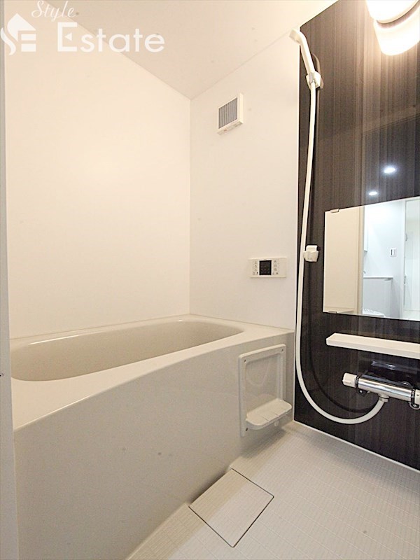 バス・シャワールーム　バスルーム