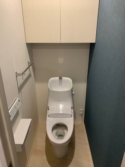 トイレ　温水洗浄便座付トイレ