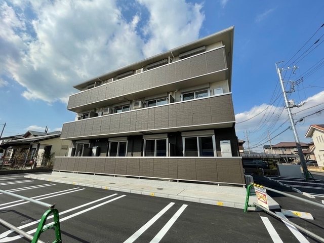 建物外観　インターネット無料　南向きで日当たり良好